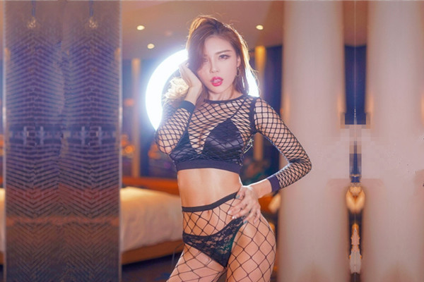 小郎君家里约炮好身材的美女空姐