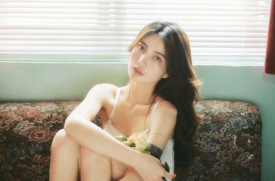 小骚逼享受男技师的推油按摩勾引技师手指抠逼口交大鸡巴无套抽插浪荡呻吟真她么骚极了不要错过