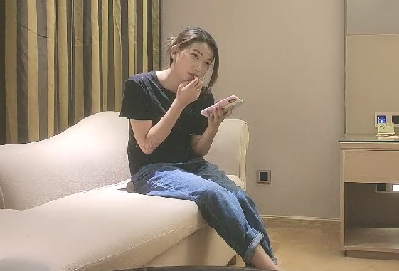 迎中秋约外围兼职大三学生妹苗条粉嫩美腿翘臀小哥天天干炮真敬业精彩佳作不可错过