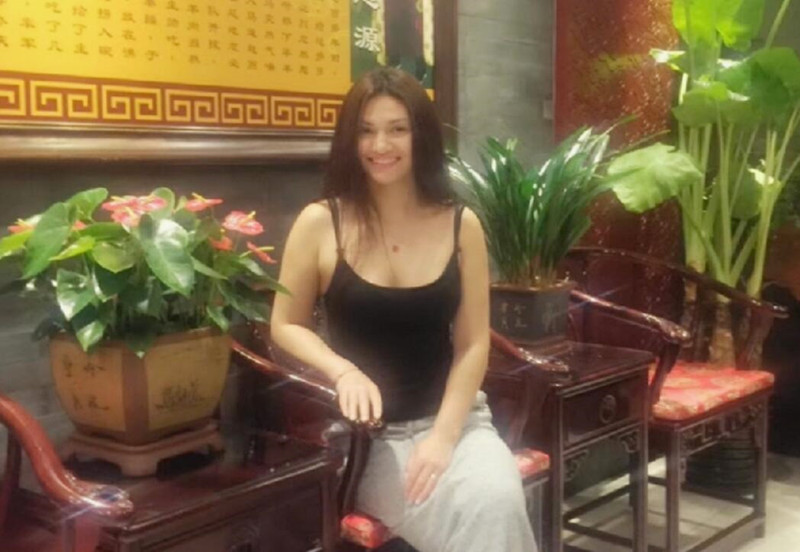 网约国际外国语学院蛮腰肥臀大洋马妹子兼职外围女抓着头发狠狠的干她非常耐操