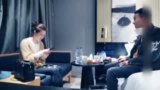 约了高颜值妹子酒店啪啪 穿上丝袜沙发骑乘调情69口交大力猛操