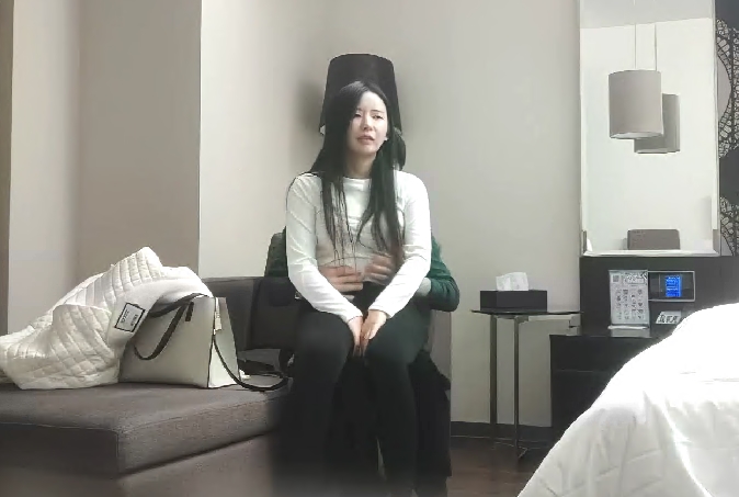 极品白衣外围女神美腿黑丝口屌摸穴骚的很一直喊爸爸人肉打桩机逼多要操烂了