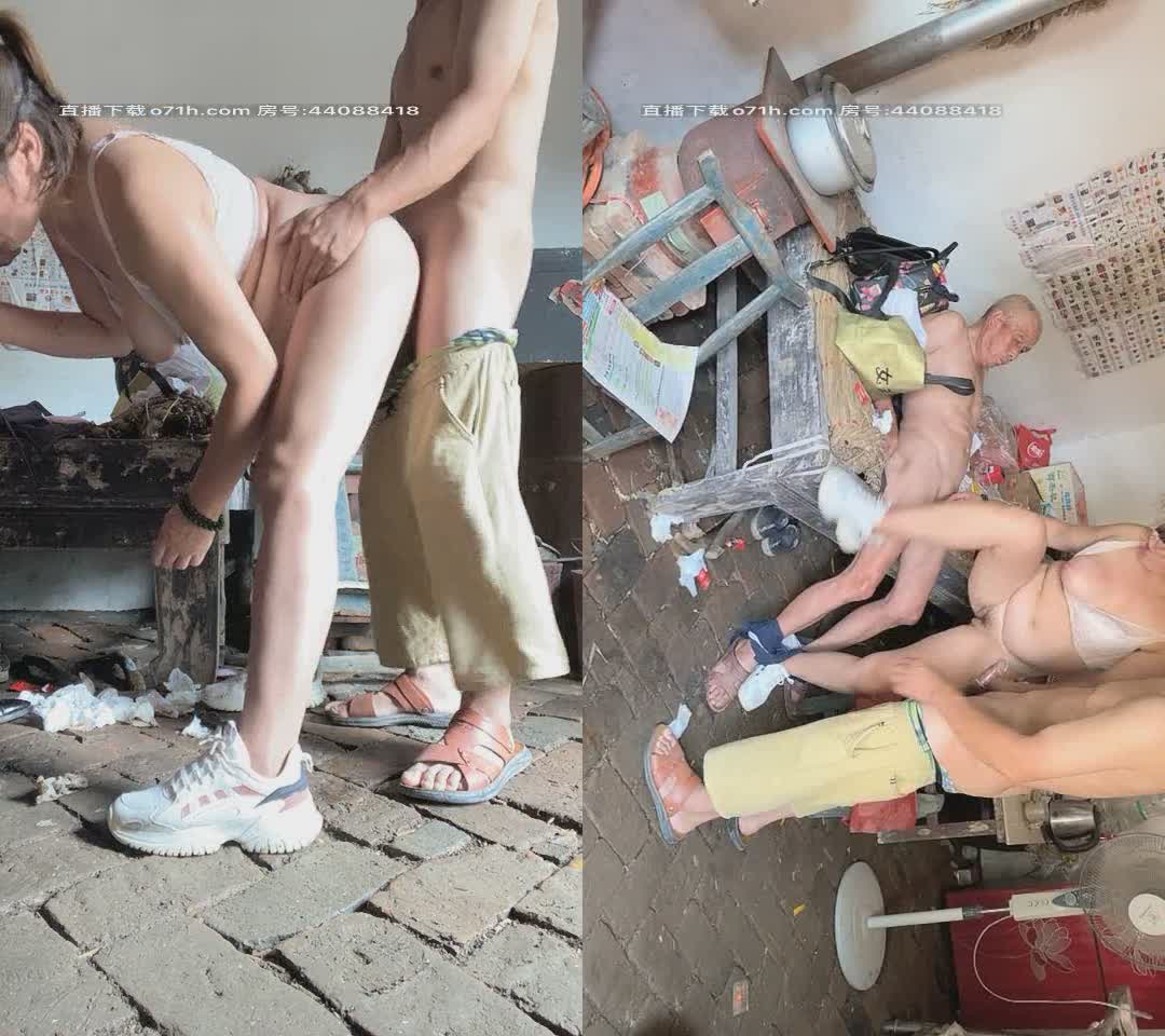 花样百出操老头【农村扶贫】骚妇下乡专供老大爷 老当益壮3老头轮战骚货 吃大力丸加喷剂猛干少妇 高清源码录制