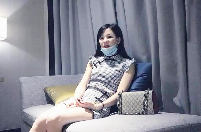 沈先生探花格子短裙少妇啪啪穿上情趣装黑丝口交后入大力猛操呻吟娇喘非常诱人