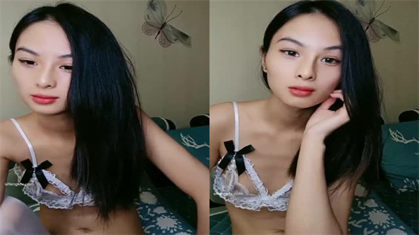 白丝贫乳痴女口交伺候狼友上位坐骑操