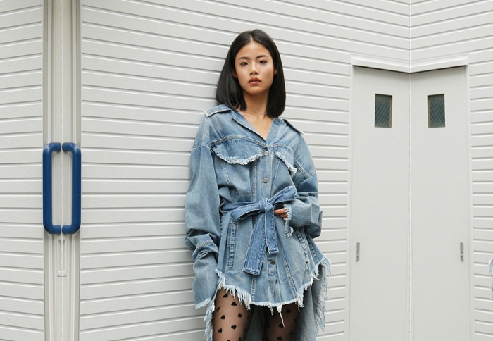 大三学妹情人约会换上情趣黑丝暴力啪啪