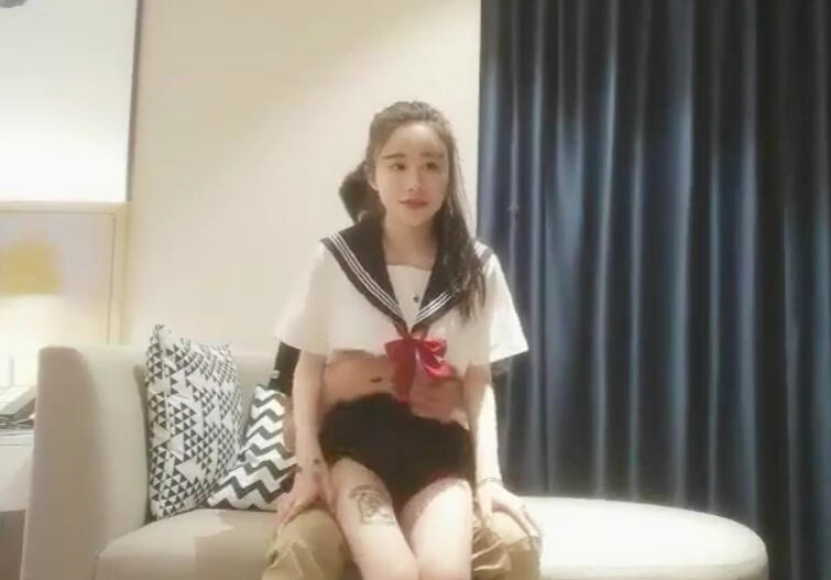 小哥附近人约清纯型高颜值学生制服短裙妹子甜奶调情洗澡特写扣逼大力猛操呻吟娇喘非常诱人