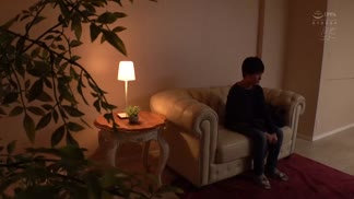 MEYD-687在無插入墊子保健遇到的鄰居高傲美人妻成了我的聽話性奴隸