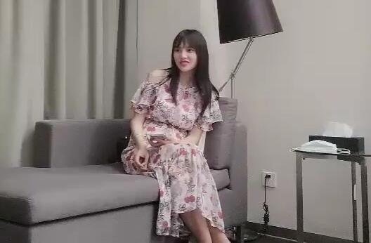 乔总全国外围约了个花裙甜美妹子啪啪骑在身上互舔口交上位骑坐侧入呻吟娇喘诱人