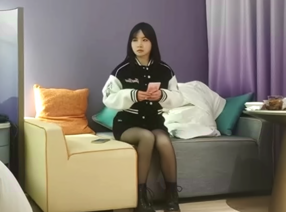 清纯系外围小姐姐一沓现金数着好开心倒矿泉水来润滑淫穴暴插浪叫连连好精彩