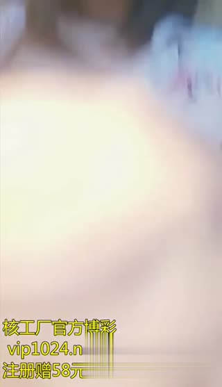 [学生妹系列] 18岁处女直播~第一次露露乳头就很害羞了OO