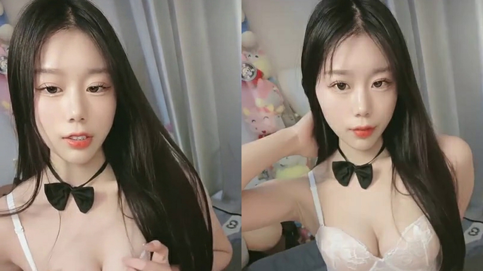 zb淫语娇喘诱惑把我的逼逼洞撑开爸爸我的洞真的好小呀我的骚逼好欠草啊爸爸来干你淫荡的女儿