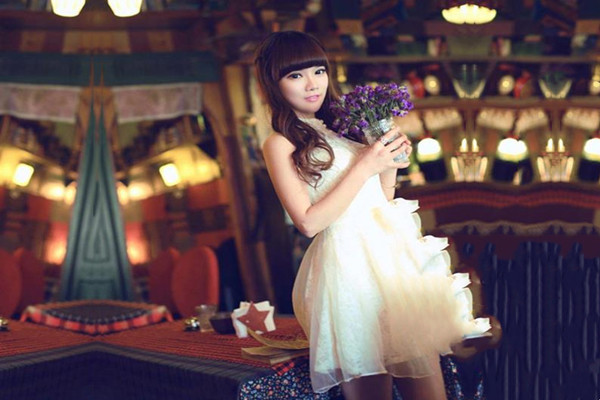 老公不在家约良家人妻上来就摸聊聊天再操逼扶腰后入爆操搞得舒服了