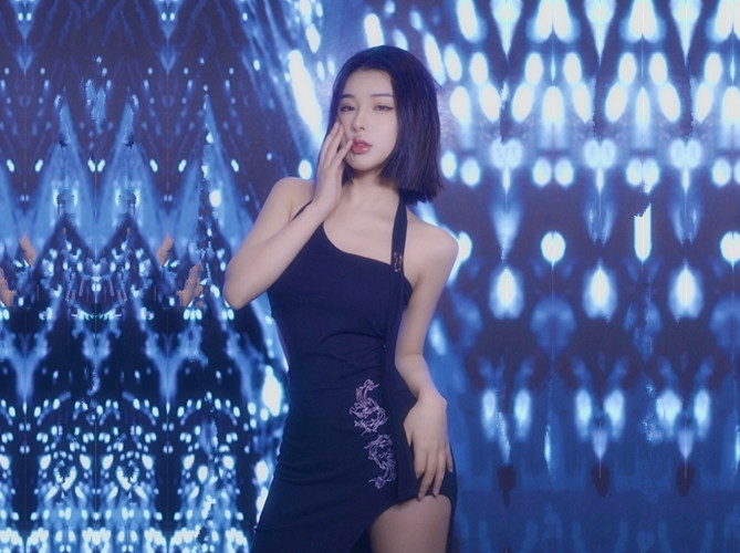 新片速递约炮高端女无套内射练操2炮