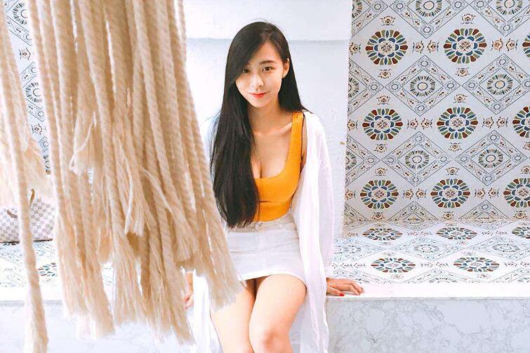 男厕所的妩媚呻吟声漂亮美乳长腿网红妹与炮友男厕偷情野战无套后入不停抽插怼操抽插呻吟白浆