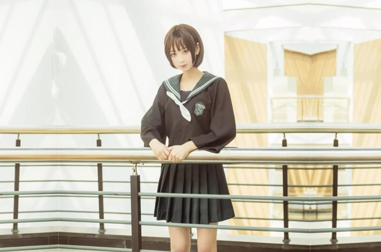 JK装短发小姐姐顶级美臀抱起来操大屌爆插喊的楼下多听得见呼吸急促爸爸我受不了了