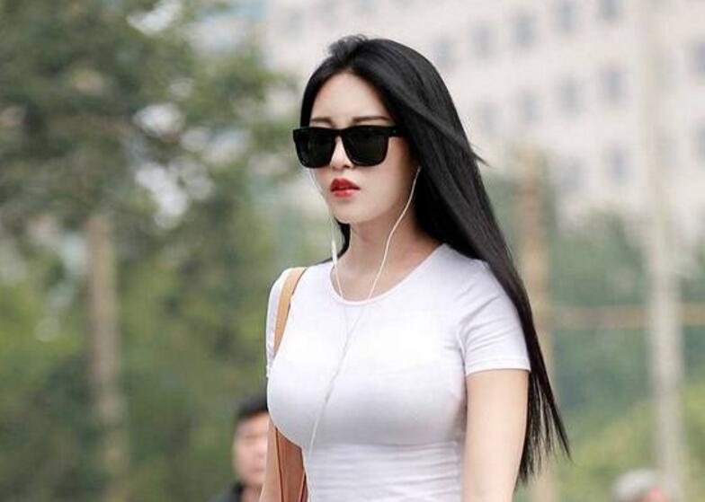 气质性感长发模特下班后发个大红包约到酒店啪啪美女身材苗条下面超紧拉着胳膊狠狠后插操的淫叫不止