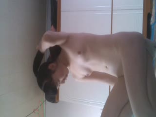 冒充舞蹈培训班老师骗女同学脱衣服做动作