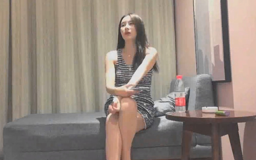 顶级外围女神包臀短裙修长美腿舌吻调情69姿势吸吮舔屌