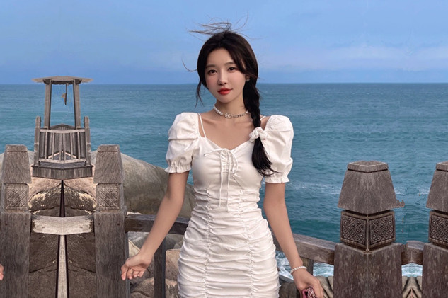 酒店约操人妻骚女伸进内裤摸逼扶着大屁股后入骑乘猛坐爽翻