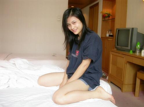 最新众筹凤鸟吟唱极品名模李莉与色影师激情互动多姿势无套爆操