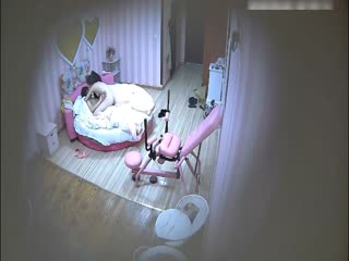 zipai#年轻性感大大学美女和帅气男友特色酒店第一次见炮椅2人研究后发现坏了最后在床上各种姿势疯狂抽插!太能操了!