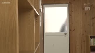 MIDE-817第一次交女友時卻被隔壁大姊吃掉處男