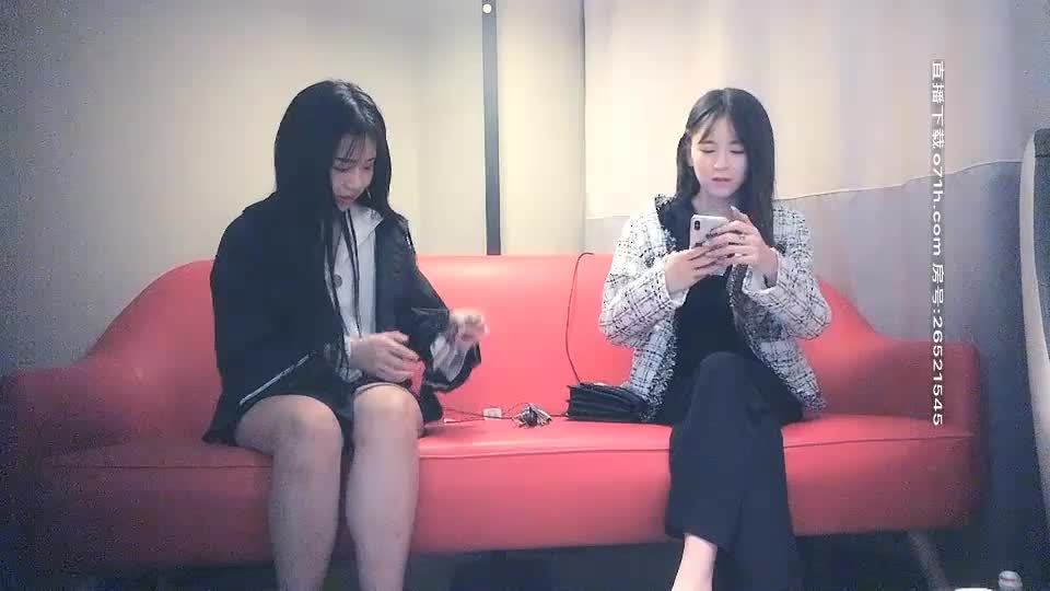 沈先生探花约了两个嫩妹3P啪啪 撸硬先操一个搞完再换另一个操