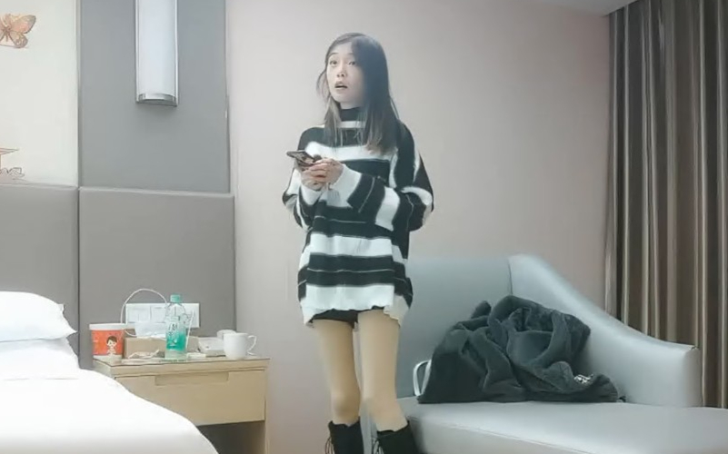 168CM纤细美腿小妹