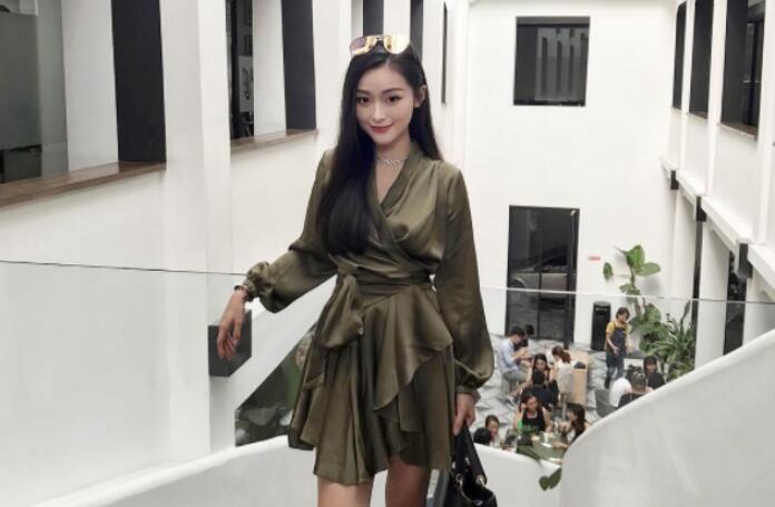 老师我想让你操死我昨天你同学刚陪完我她及格了对白淫荡美腿美足大学生为了多加分被老师潜规则