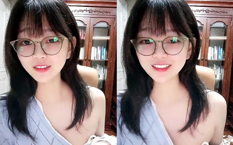 舞蹈系桃子清纯甜美眼镜美女诱惑秀撩起裙子露完美肥臀半脱下内裤抖臀翘起双腿掰穴特写揉搓