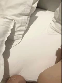 美女姐妹花拉来男模玩4P大战，操完姐姐操妹妹，刺激2