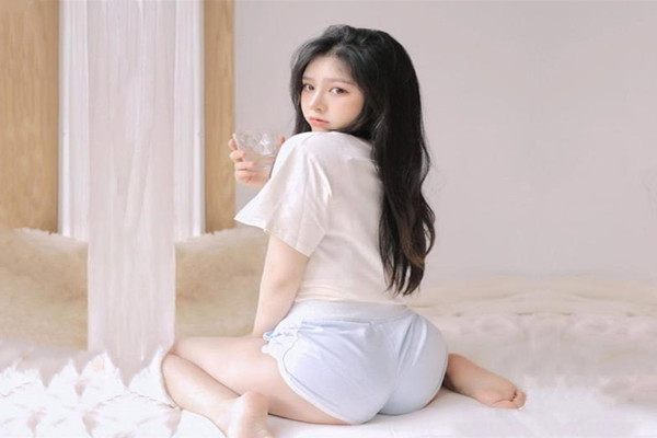 27岁大胸少妇被干得花枝乱颤高潮好几次