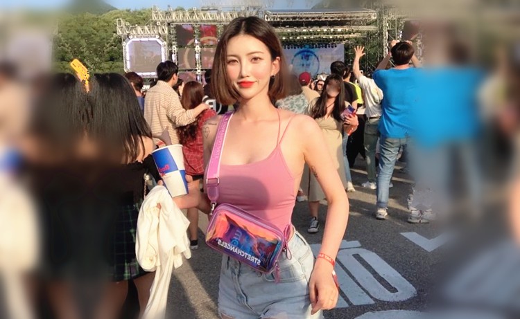 百度云盘泄密漂亮美女和男友啪啪视频被曝光完美露脸