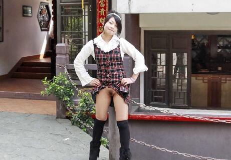 野模何梵酒店私拍展示美穴口活最后射得满满一嘴