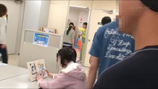 巨乳美女图书管做爱