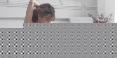 瑜伽系列淫荡小只马身材苗条妹子瑜伽练习被私人教练猥亵爆操.