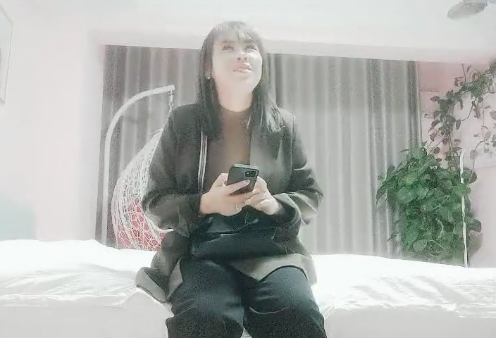 神似王祖贤兼职小少妇初下海一线天美鲍浓密黑森林超近距离特写口交啪啪温柔体贴精彩劲爆