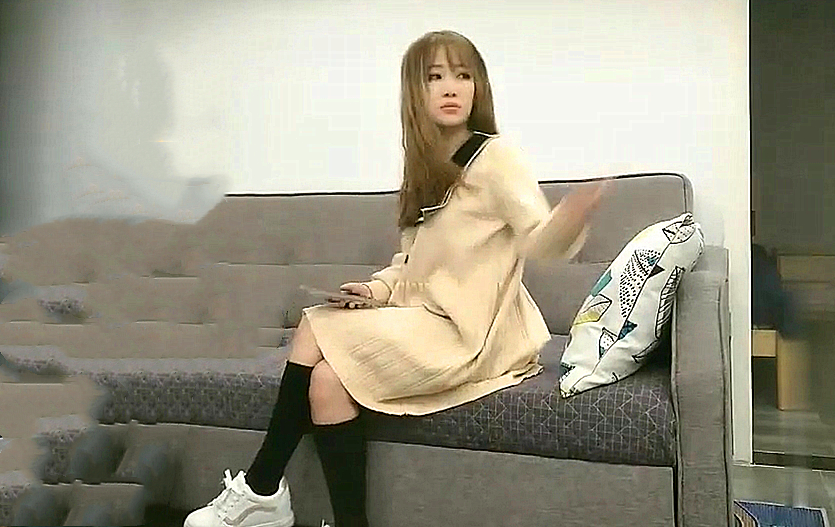 长裙高颜值妹子啪啪开档肉丝翘屁股扣逼近距离特写