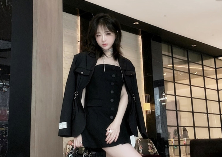 埋头口交硬了直接操上位骑乘抬起双腿抽插速度搞完走人一会老公回来了