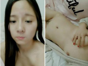 清纯漂亮萌妹子直播全裸露奶露屄自慰