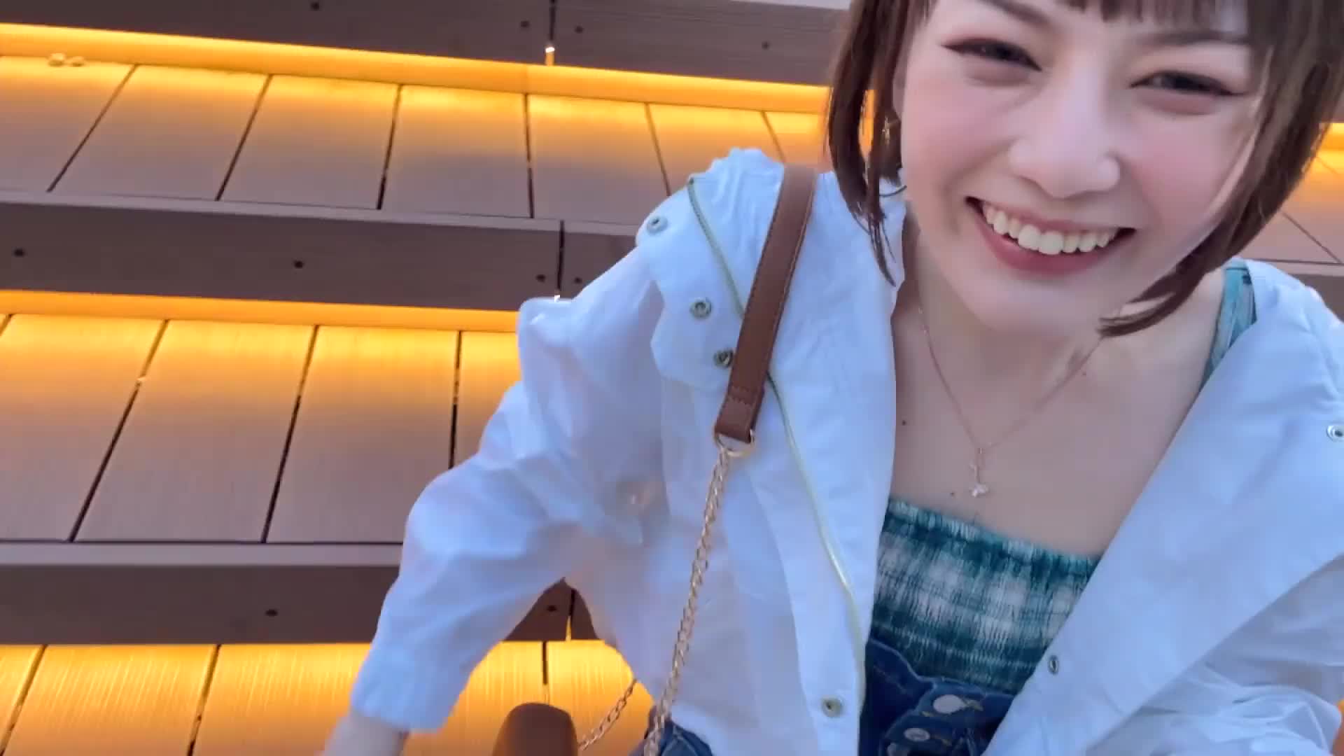 A short-cut female college student (22) from Kansai, a poster girl of pub. An energetic girl with a too good personality. She pretends to be a hip cowgirl SEX.-65038203 new