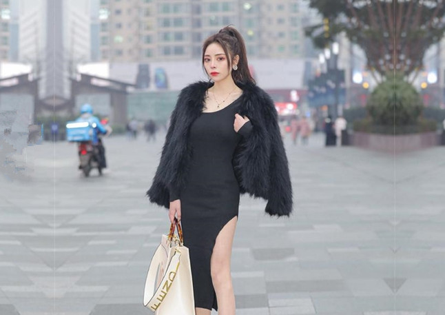 老渣寻花带你上门找女技师全套服务按摩完开操撩起裙子舔屌穿着高跟鞋抬腿侧入骑乘扭动小腰