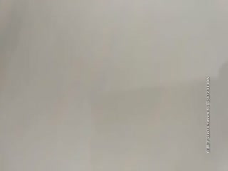 《全国探花》铁牛回归巨作～约啪01年清纯妹子花式暴操，水灵粉嫩，电视旁自摸勾引诱惑