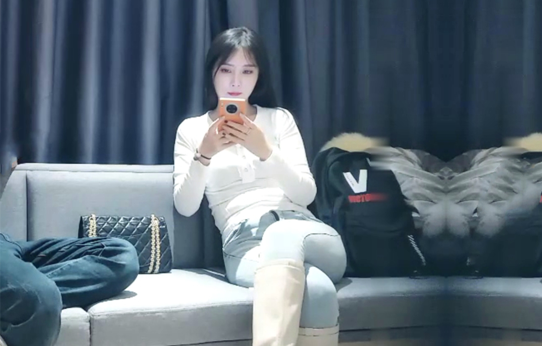 极品女神一字马展示超赞粉嫩鲍鱼完美展示难忘一夜物超所值