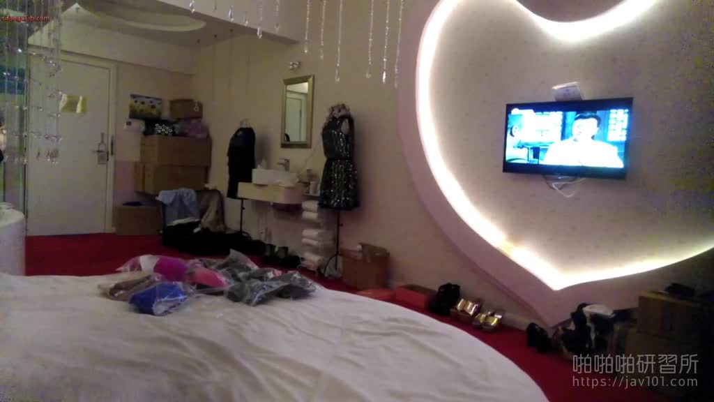 北京极上素人-奶子很肥的模特儿这下被看光光了 2\t