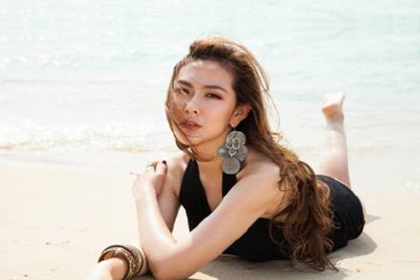 飞哥约极品骚美眉酒店开房翘臀后入被操高潮迭起