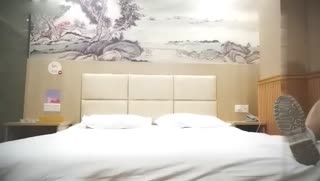 鸭哥侦探探花约了个短裙少妇啪啪，口交舔弄上位骑乘后入抽插猛操