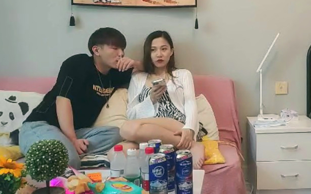 嫩妹嫩妹今夜颜值巅峰蜂腰翘臀玲珑有致女神干起太爽