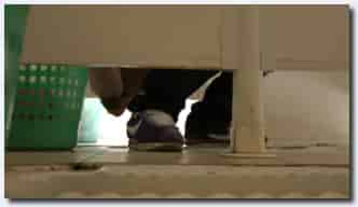 厕所偷拍系列第1期第1013季~第1期第10季~13 小MM不错嘛~00023